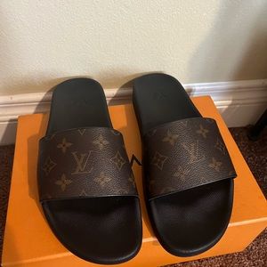 Louis Vuitton water front slide for men and women